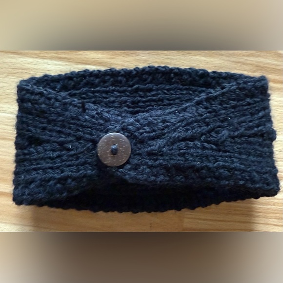 Elegant Black Knit Headband with Beaded Flower - Picture 3 of 3